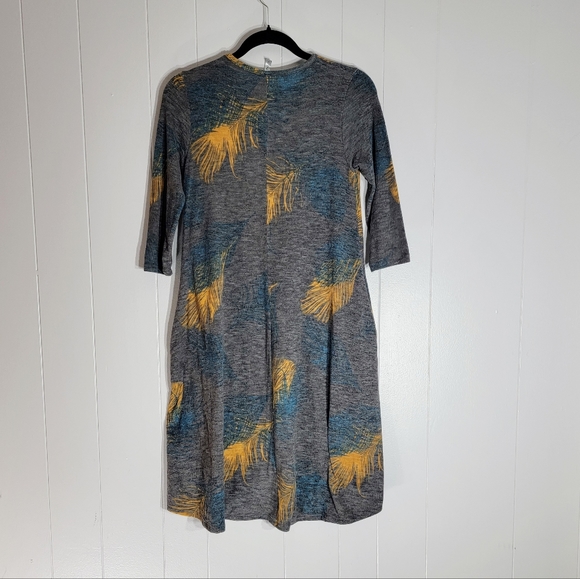 4/$20 Acting Pro 3/4 Sleeve Soft Knit Gray Feather Print Dress Small - Picture 6 of 7